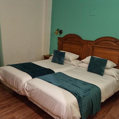 Puerta Al Duraton Bed & Breakfast Sebulcor Bagian luar foto