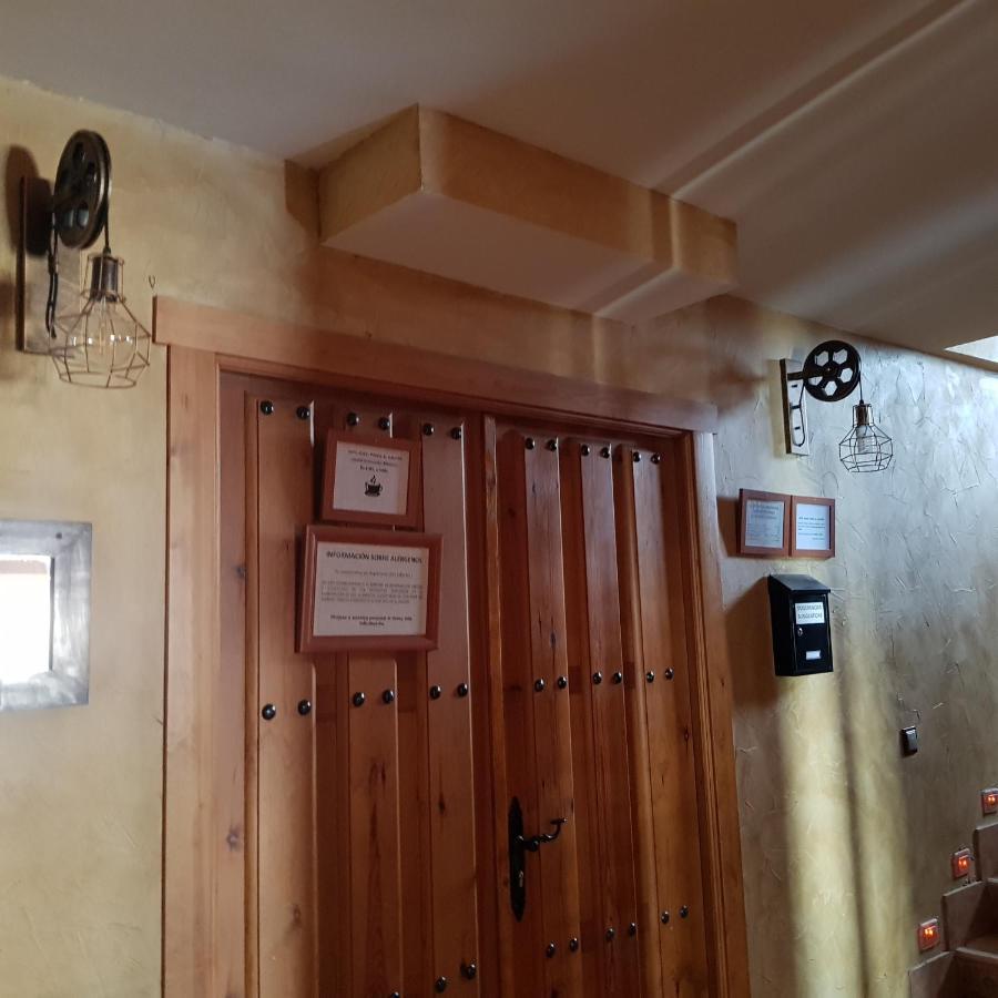 Puerta Al Duraton Bed & Breakfast Sebulcor Bagian luar foto