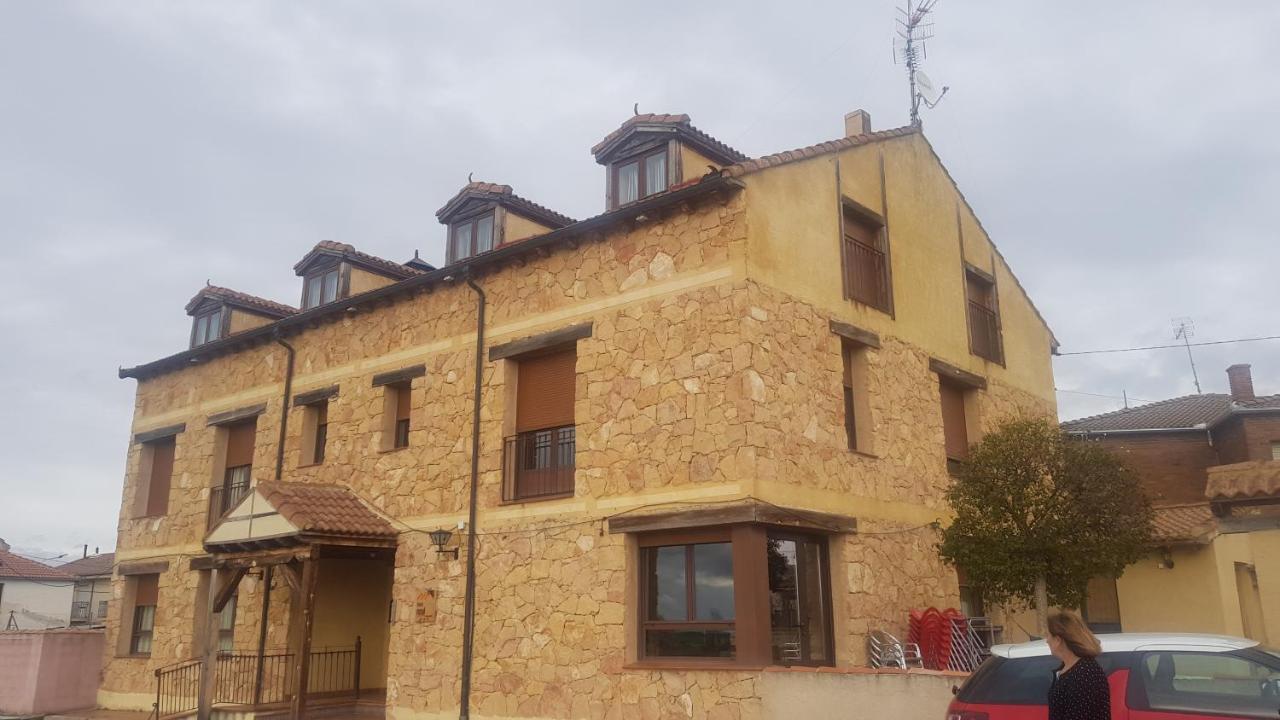 Puerta Al Duraton Bed & Breakfast Sebulcor Bagian luar foto