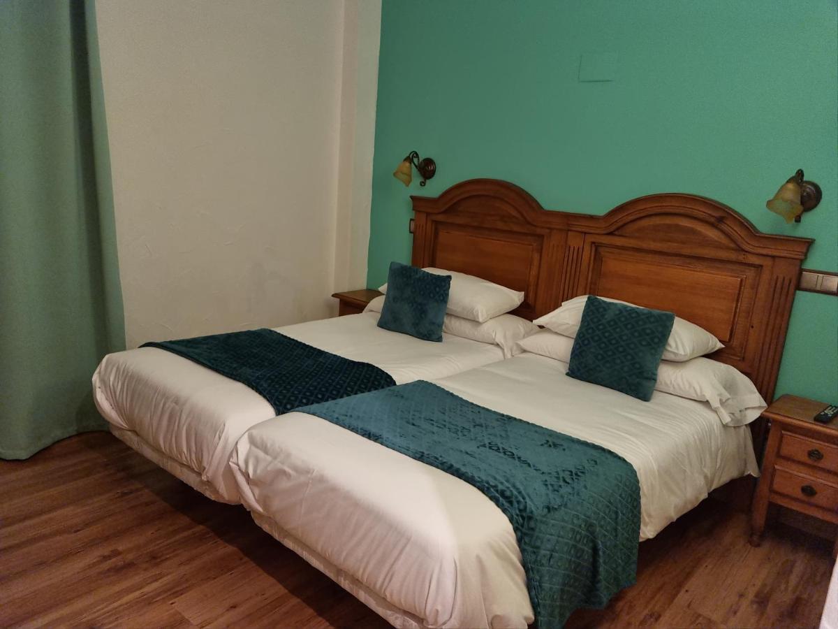 Puerta Al Duraton Bed & Breakfast Sebulcor Bagian luar foto